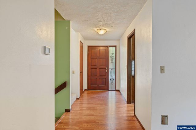 2270 Dorchester Dr S, Salem, OR 97305