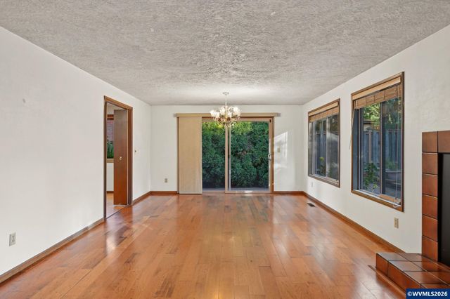 2270 Dorchester Dr S, Salem, OR 97305