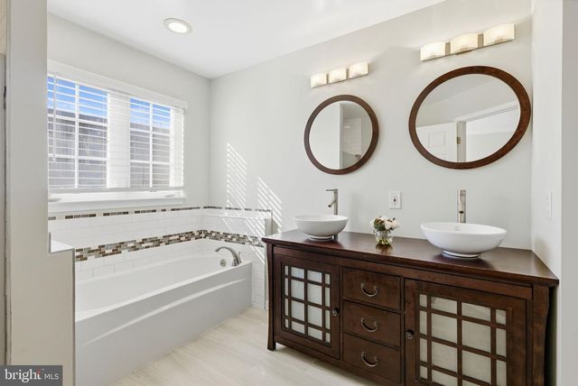 10827 VISTA GARDENS DR, Bowie, MD 20720