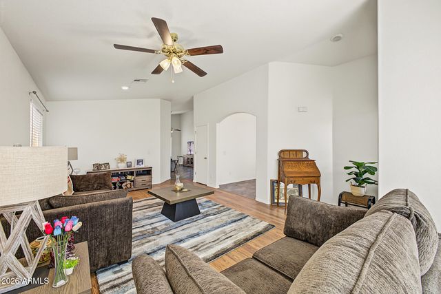 9218 W SAINT JOHN Road, Peoria, AZ 85382