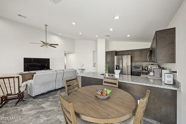 9218 W SAINT JOHN Road, Peoria, AZ 85382