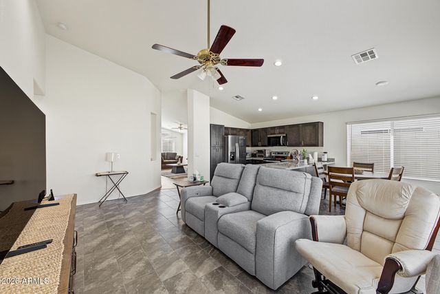 9218 W SAINT JOHN Road, Peoria, AZ 85382