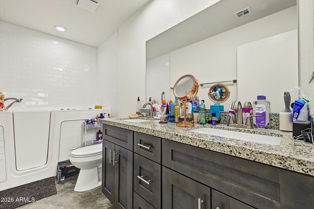 9218 W SAINT JOHN Road, Peoria, AZ 85382