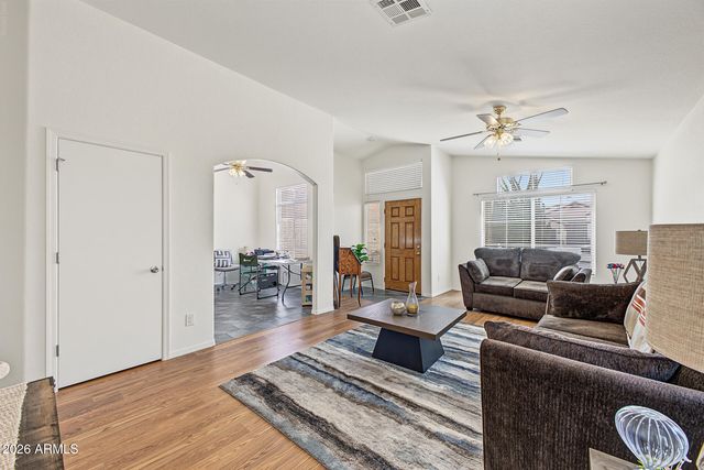 9218 W SAINT JOHN Road, Peoria, AZ 85382
