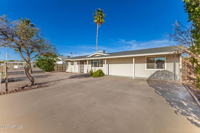 449 S GOLD Drive, Apache Junction, AZ 85120