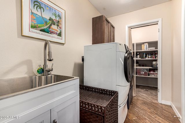 6042 E HALIFAX Street, Mesa, AZ 85205