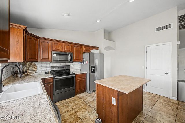 6804 S 43RD Lane, Laveen, AZ 85339