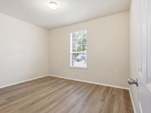 7761 Berrenda Drive, Fort Worth, TX 76131