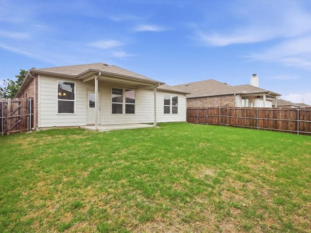7761 Berrenda Drive, Fort Worth, TX 76131