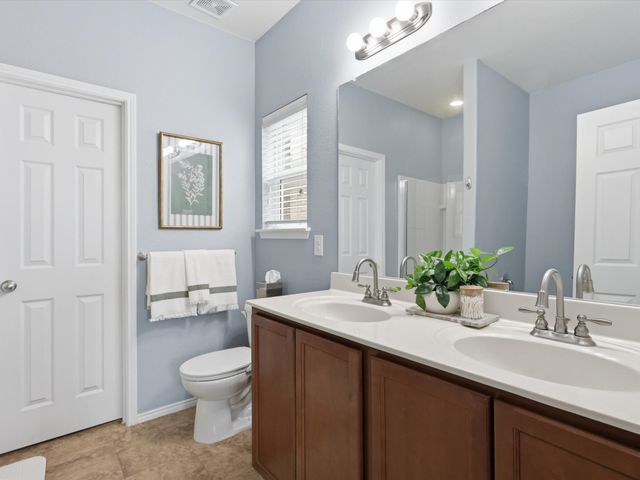 7761 Berrenda Drive, Fort Worth, TX 76131