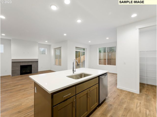 16541 Se Pacific Crest Trail Pl LT 756, Happy Valley, OR 97086