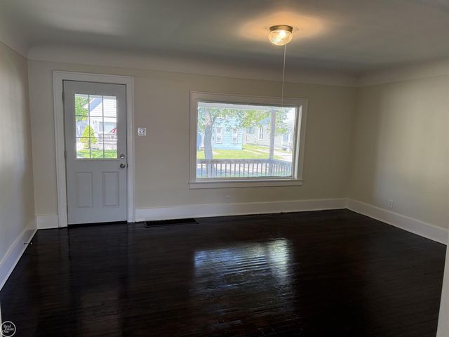 1214 Gillett Street, Port Huron, MI 48060