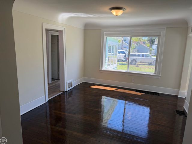 1214 Gillett Street, Port Huron, MI 48060