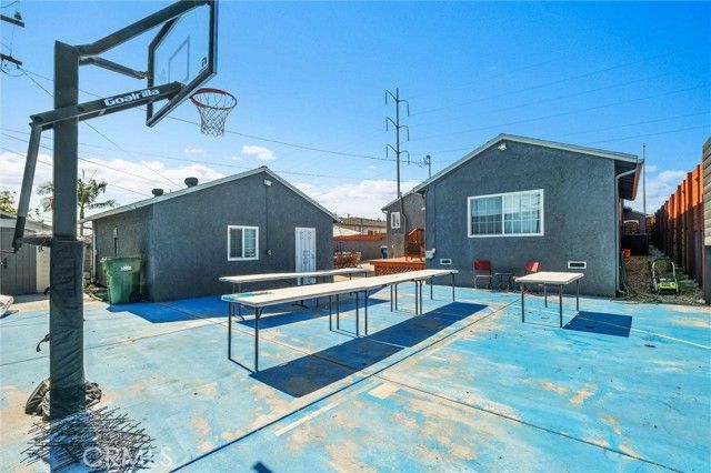 6104 S La Cienega, Ladera Heights, CA 90056