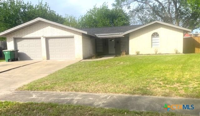 2708 E Poplar Avenue, Victoria, TX 77901