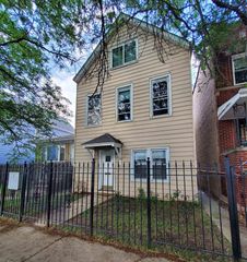 2839 N Central Park Avenue, Chicago, IL 60618