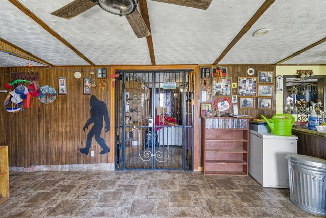 207 Center St, Portland, TN 37148