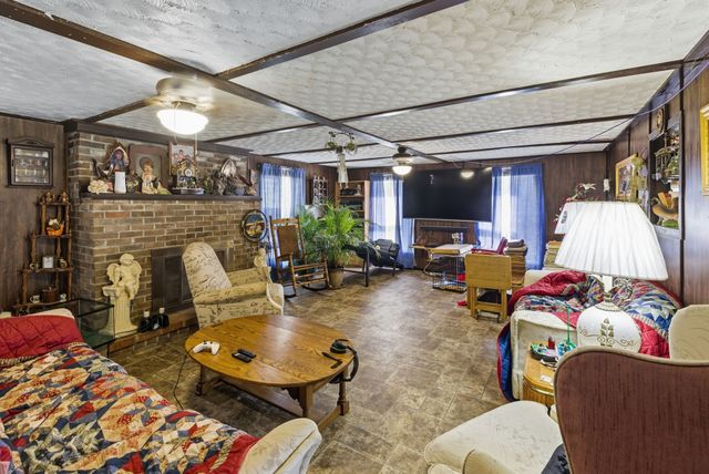 207 Center St, Portland, TN 37148