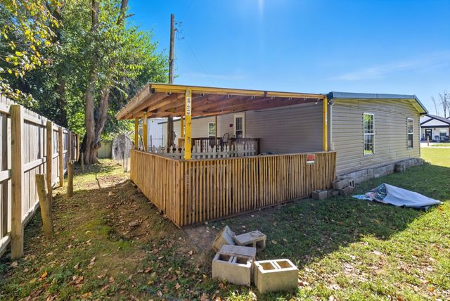 207 Center St, Portland, TN 37148