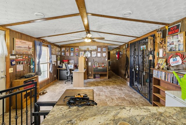 207 Center St, Portland, TN 37148