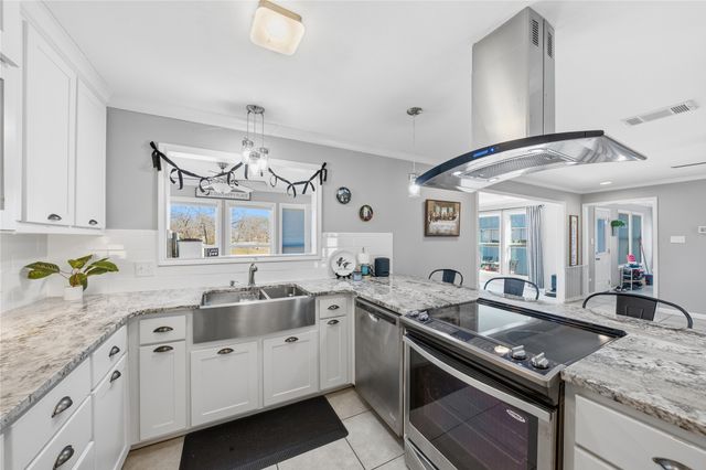 6106 Peninsula Circle, Athens, TX 75752