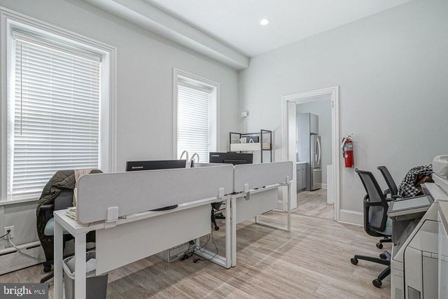 10 W MAIN ST, Moorestown, NJ 08057