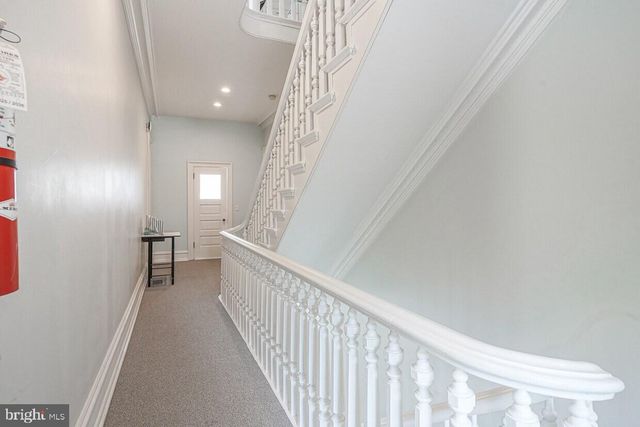 10 W MAIN ST, Moorestown, NJ 08057
