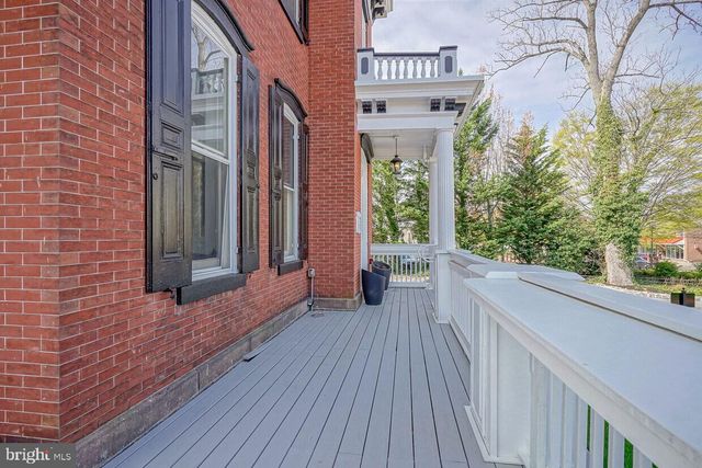 10 W MAIN ST, Moorestown, NJ 08057