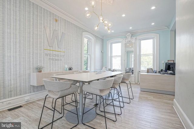 10 W MAIN ST, Moorestown, NJ 08057