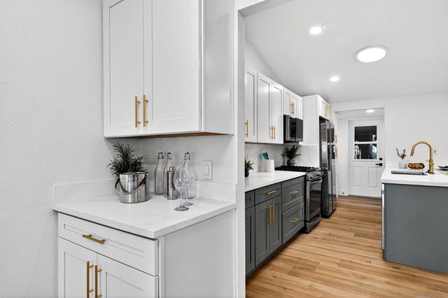 2546 MARATHON DR, San Diego, CA 92123