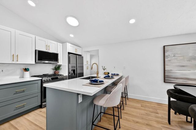 2546 MARATHON DR, San Diego, CA 92123