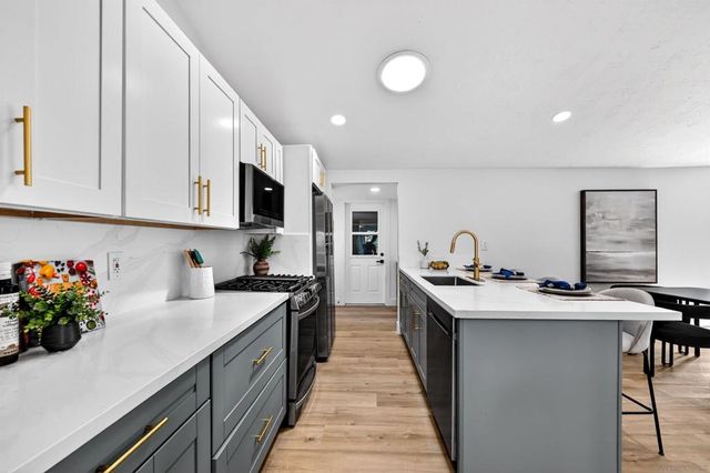 2546 MARATHON DR, San Diego, CA 92123