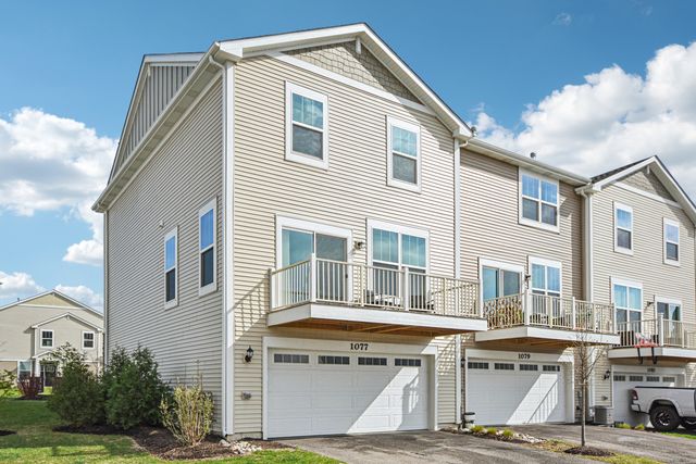 1077 Moraine Drive, South Elgin, IL 60177