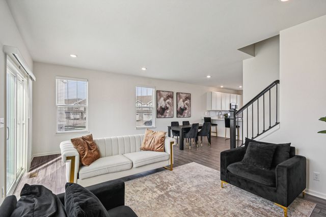 1077 Moraine Drive, South Elgin, IL 60177