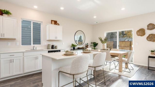 4938 Stella St NE, Salem, OR 97301