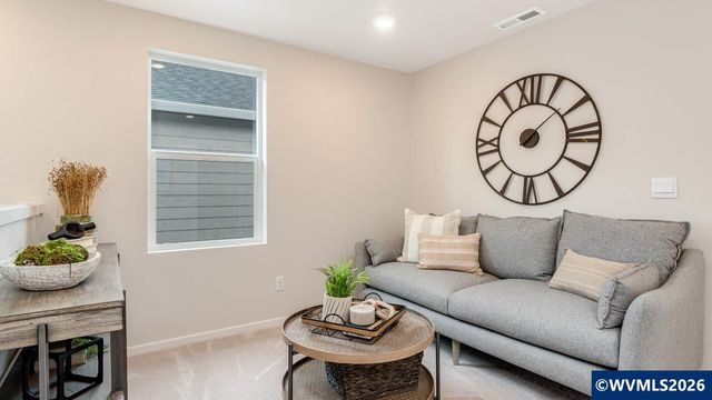 4938 Stella St NE, Salem, OR 97301