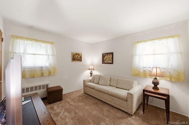 71 Parkway Drive, Syosset, NY 11791