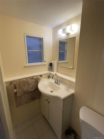 71 Parkway Drive, Syosset, NY 11791