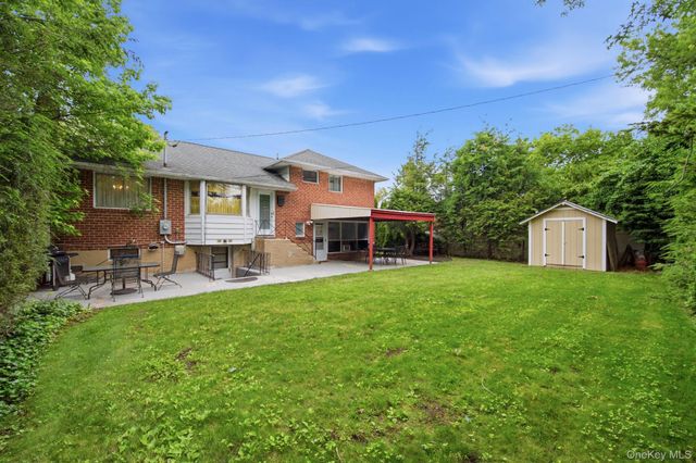 71 Parkway Drive, Syosset, NY 11791