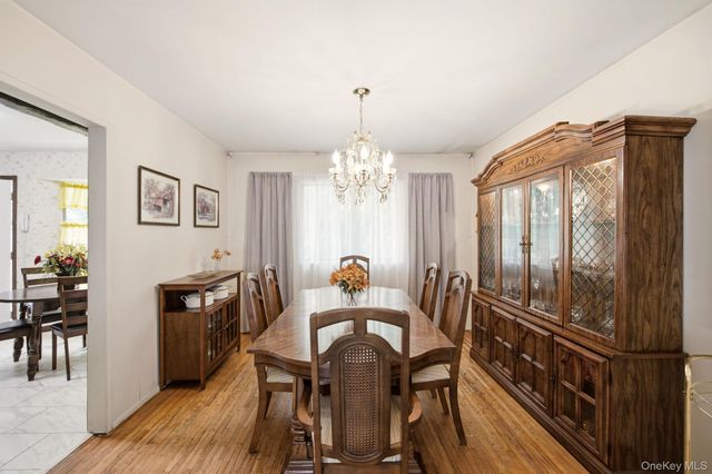 71 Parkway Drive, Syosset, NY 11791
