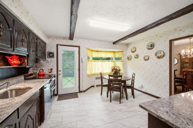 71 Parkway Drive, Syosset, NY 11791