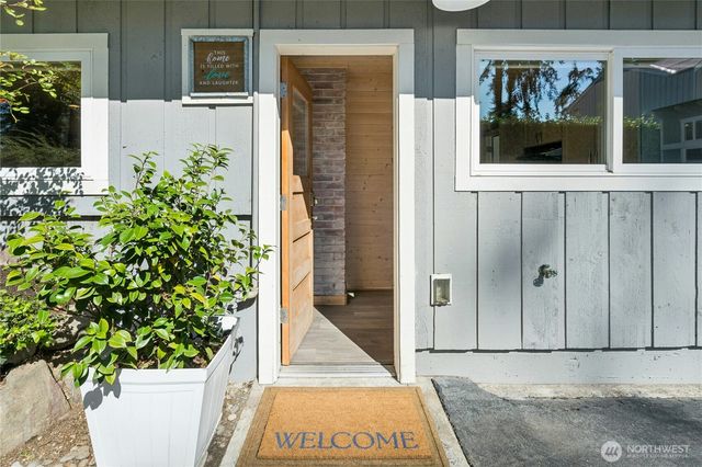 3016 106th Avenue SE, Bellevue, WA 98004