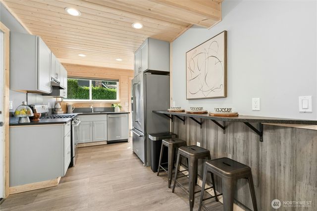 3016 106th Avenue SE, Bellevue, WA 98004