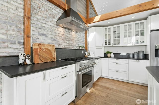 3016 106th Avenue SE, Bellevue, WA 98004