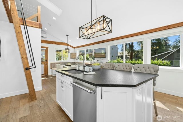 3016 106th Avenue SE, Bellevue, WA 98004