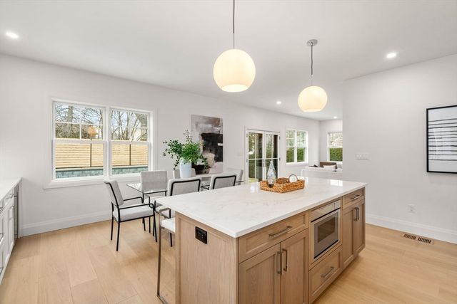 33 Dickson Ave, Arlington, MA 02474