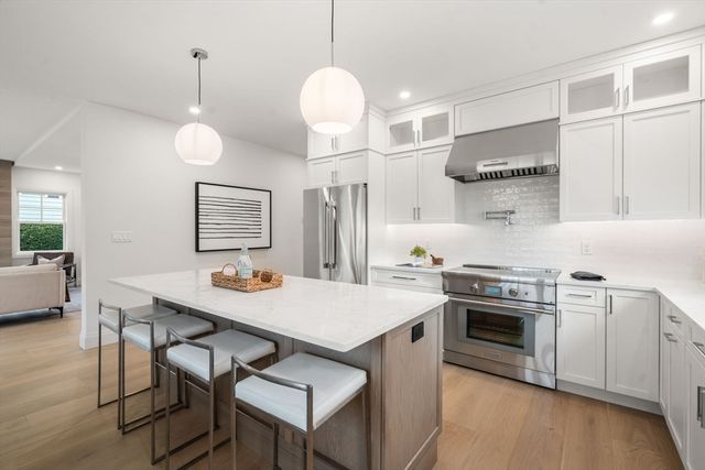 33 Dickson Ave, Arlington, MA 02474