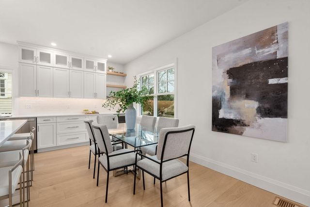 33 Dickson Ave, Arlington, MA 02474