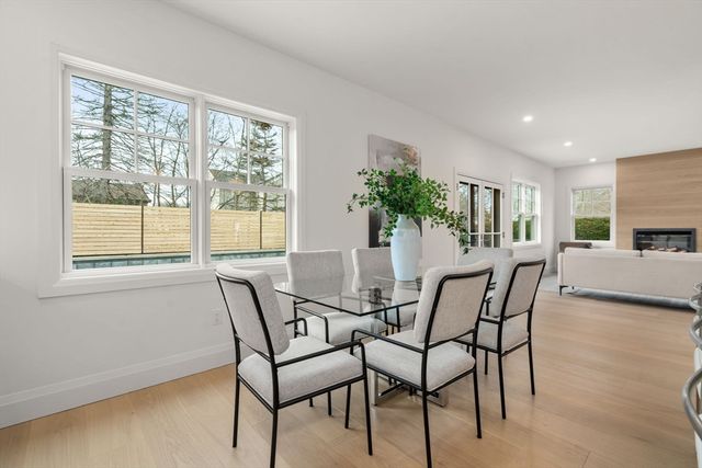 33 Dickson Ave, Arlington, MA 02474