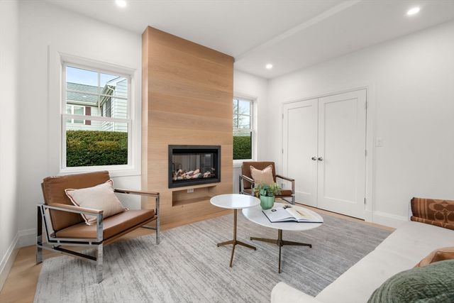 33 Dickson Ave, Arlington, MA 02474